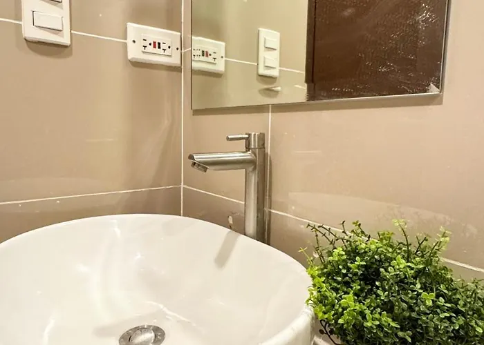 Cylos Place Manhattan Araneta Center 2br With Balcony * Manila
